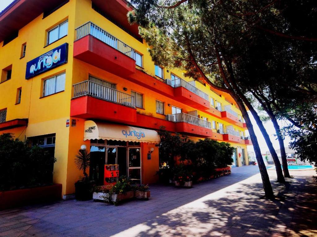 Acceso al edificio de apartamentos